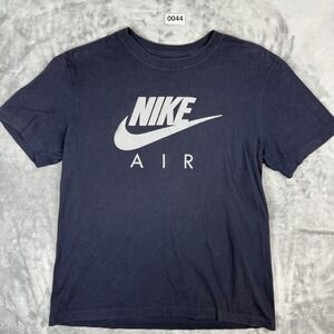Nike Air Futura T-shirt in a navy blue/white and 100% cotton material Size M